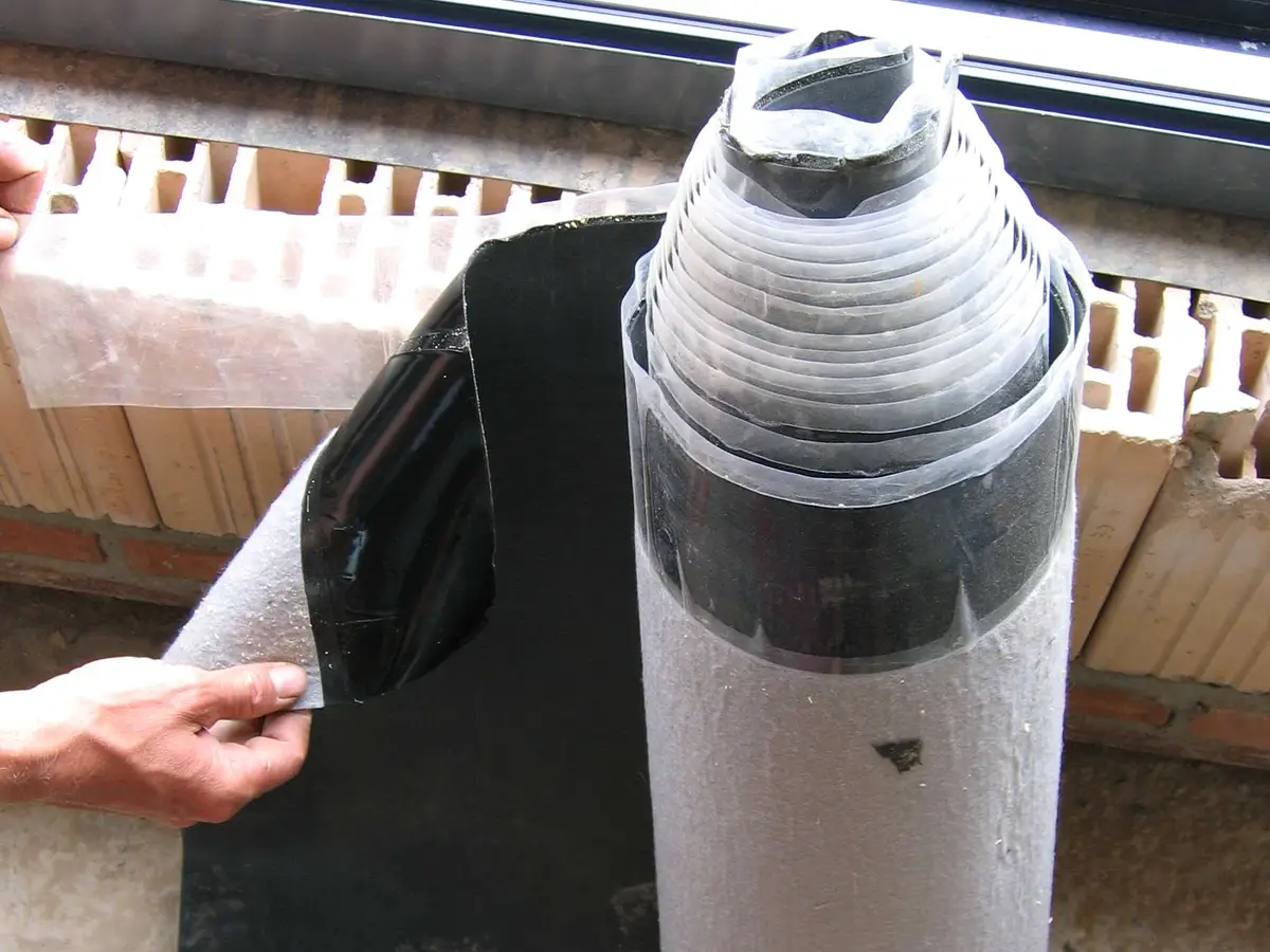 Rollo de lámina EPDM preparado para su instalación